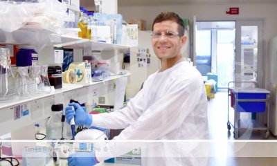 A doctor working on repairing heart damaged in a lab.