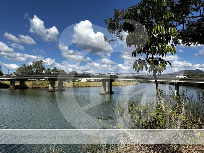 The Wollumbin Street Bridge will be reduced to a single lane – one way traffic only into the Murwillumbah CBD - for up to four weeks from 25 September.