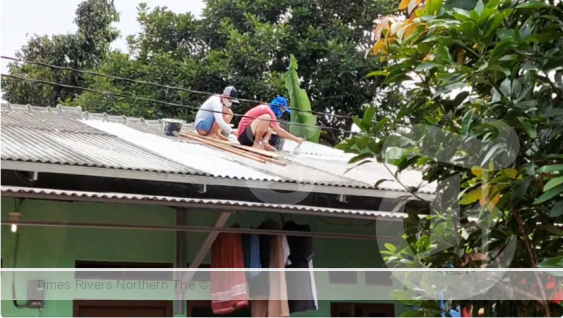 Indonesia's Cool Roof Project is aiming to create 1 million cool roofs to combat rising temperatures. Cool materials reflect sunlight and reduce the amount of heat absorbed by a building, reducing temperatures inside. Credit: BeCool Indonesia.