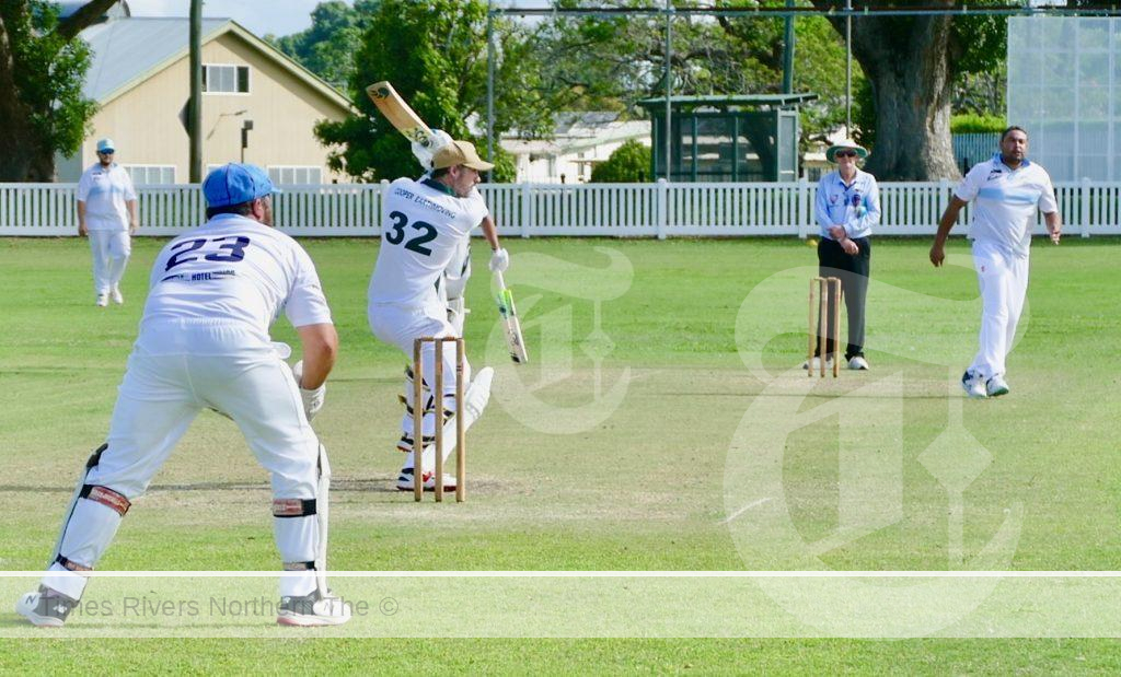 Easts opener Chris Chamberlain cracks a ball off the back foot through the covers for a boundary on his way to 44.