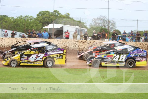 There will be plenty of action at Castrol Lismore Speedway over the Christmas-New Year period. Photo: Tony Powell.