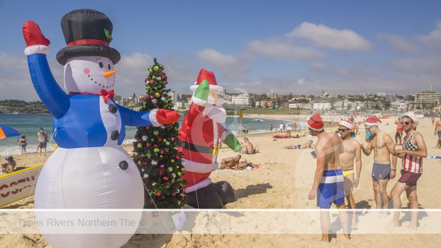Christmas at Bondi Beach, Australia with an artificial Christmas tree.