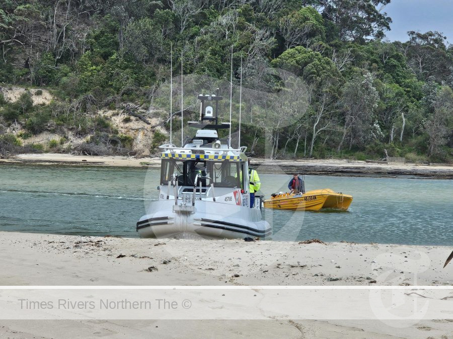 Volunteers at Marine Rescue Sussex Inlet assist a boater on October 28